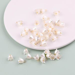 Breloques en forme de fleur avec perles d'imitation, feuilles pour accessoires de bijoux DIY, ornements pour bracelets et colliers, pendentifs feuilles tendance pour femmes - Product Image 4