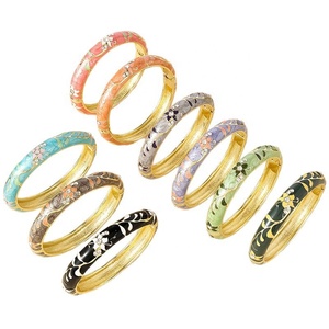 ของที่ระลึกขายดีสำหรับนักท่องเที่ยว ขายส่ง กำไลข้อมือเคลือบลายดอกไม้สไตล์จีนโบราณแบบเรียบง่าย ทำจากโลหะผสมเคลือบแบบโคลอซอนเน่ - Product Image 6