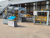 Machine de fabrication de briques creuses en béton hydraulique entièrement automatique QT10-15 de Chine à vendre