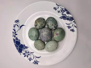 Piedra Ovalada de Zoisita Rubí Natural para la Palma de la Mano |   Cristal Curativo Pulido de Primera Calidad Ecológico |   Piedra de Equilibrio de Chakras para Meditación Reiki - Product Image 1