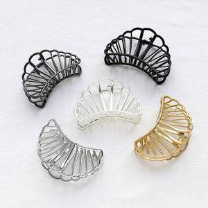 Pinces à cheveux en métal moyen doré griffe à cheveux festonnée 7.5 cm pinces à placage foudre pinces à cheveux tempérament pour filles - Product Image 3