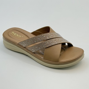 Sandales de style bohème bon marché d'usine pour femmes, chaussures de plage à semelle souple avec brides croisées, chaussures de marche polyvalentes pour le printemps et l'automne - Product Image 3