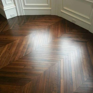Suelo de Madera de Roble Europeo Multicapa REACH con Relieve EIR y Acabado Raspado a Mano, Grado ABC, Duradero, Sistema T&G, 20mm, Diseño Espiga, para Comedor - Product Image 1