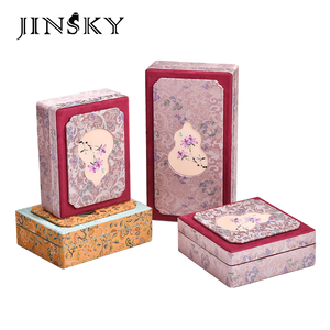 Coffret cadeau de bijoux JINSKY de style chinois en brocart brodé avec un motif floral pour le rangement de colliers et de pendentifs - Product Image 3