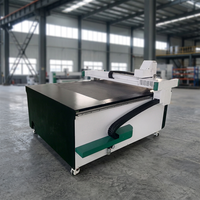Máquina de corte CNC de espuma con cuchilla oscilante CE para colchonetas de yoga, acolchado deportivo, espuma automotriz, cortadora plotter CNC digital de cama plana CE