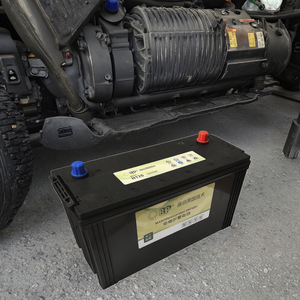 <span class=keywords><strong>Batteria</strong></span> 12V 100MFK SMF per Attrezzature di Movimentazione Materiali, Formula Speciale in Lega, Alta Prestazione, Scarica ad Alta Corrente, Griglia Espansa - Product Image 1