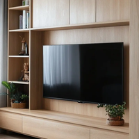 Meuble TV moderne en bois clair avec étagères ouvertes intégrées et tiroirs pour hôtel, salon, centre de divertissement