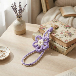Dragonne de téléphone tressée à <span class=keywords><strong>la</strong></span> main avec motif floral, porte-clés, sangle de poignet, support de bouteille d'eau, breloque de sac, style pastoral, cadeau pour elle - Product Image 4