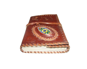 Carnet de notes en cuir personnalisé classique avec fermeture à lien pour écrivains, étudiants, professionnels et notes quotidiennes - Product Image 1