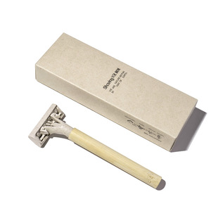 ชุดอุปกรณ์อาบน้ำในโรงแรมเป็นมิตรต่อสิ่งแวดล้อมกล่องอ้อยพร้อมหวีแปรงสีฟันไม้ไผ่และชุดโกนหนวด - Product Image 5