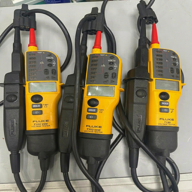 Fluke T150 Two-pole Voltage and Continuity Electrical Tester or FLUKE T150VDE In good second-hand condition Lightning Delivery