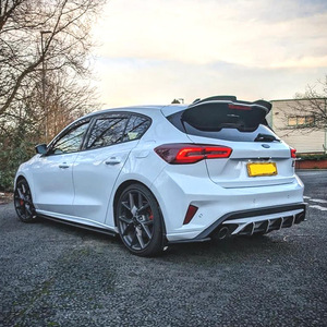 Alerón Trasero Tipo Cola de Pato para Ford Focus ST MK4, Negro Brillante con Textura de Fibra de Carbono, Material ABS - Product Image 5