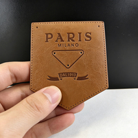Étiquettes personnalisées en cuir PU écologiques thermosoudées pour sacs, vêtements, accessoires de confection à coudre, vente en gros, OEM, faible MOQ