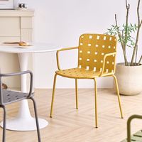 Chaises de jardin, de restaurant et de café modernes et contemporaines, portables, en plastique PP, avec dossier et accoudoirs, imperméables, couleurs OEM