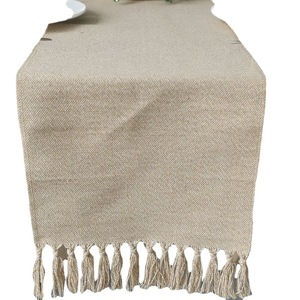 Drapeau de <span class=keywords><strong>table</strong></span> tissé décoratif de style nordique OEM, fait main avec pompon, <span class=keywords><strong>serviette</strong></span> pour <span class=keywords><strong>table</strong></span> à thé à domicile - Product Image 5