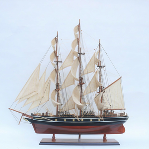 Maquette de bateau à voile Cutty Sark en bois fait main - Modèle réduit de chaloupe britannique finition naturelle pour la décoration de la maison ou du bureau - Product Image 1