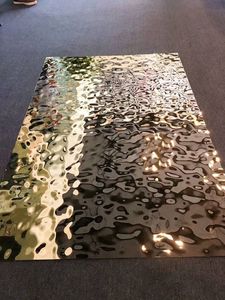 Tôle personnalisée en acier inoxydable doré, métal à motifs sur mesure pour comptoirs de bar d'hôtel haut de gamme - Product Image 3