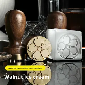 Nuovo Timbro per Ghiaccio Ecologico in Legno di Noce Moderno Personalizzabile per Bar Testa del Timbro per Alimenti da 4cm + Manico con Logo - Product Image 4