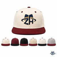 Casquette de baseball unisexe bicolore crème et bordeaux, à visière plate, six panneaux, structurée, réglable, avec logo brodé personnalisé