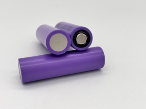 Batería Recargable de Iones de Litio ISR18650-2500 de 3.7V 2500mAh 30A de Alta Descarga para Linternas, Juguetes RC, Ventiladores y Dispositivos POS - Product Image 2