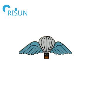 Fabricant d'usine <span class=keywords><strong>Parachutiste</strong></span> Paras Pin <span class=keywords><strong>Insigne</strong></span> Personnalisé En Métal Parachute Ailes Pin <span class=keywords><strong>Parachutiste</strong></span> Saut Ailes Épinglette - Product Image 5