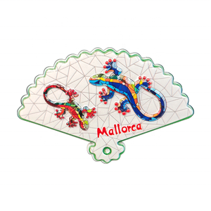 Imán de Resina con Forma de Abanico de Mallorca, Diseño de Mosaico de Mariposas y Lagartos Coloridos, Recuerdo de Viaje Español - Product Image 1