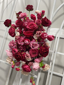 Arrangement de fleurs artificielles rouges classiques de haute qualité mariage île fleur coureur magnifiquement décoré fond d'événement - Product Image 6