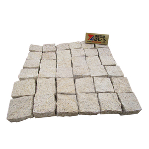 Pavés en granit jaune rustique Flamed China G682, pierres de pavage naturelles beiges pour allées extérieures - Product Image 2
