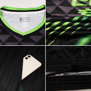 Magliette da <span class=keywords><strong>Calcio</strong></span> Stampate Personalizzate Traspiranti Abbigliamento Sportivo <span class=keywords><strong>Maglia</strong></span> Squadra Scolastica <span class=keywords><strong>Verde</strong></span> Bianco Maglie da <span class=keywords><strong>Calcio</strong></span> Retrò per Uomo W041 - Product Image 4