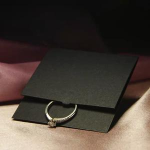 Porte-boucles d'oreilles en forme de cœur rond découpé à l'emporte-boucles d'oreilles à revêtement imperméable - Product Image 4