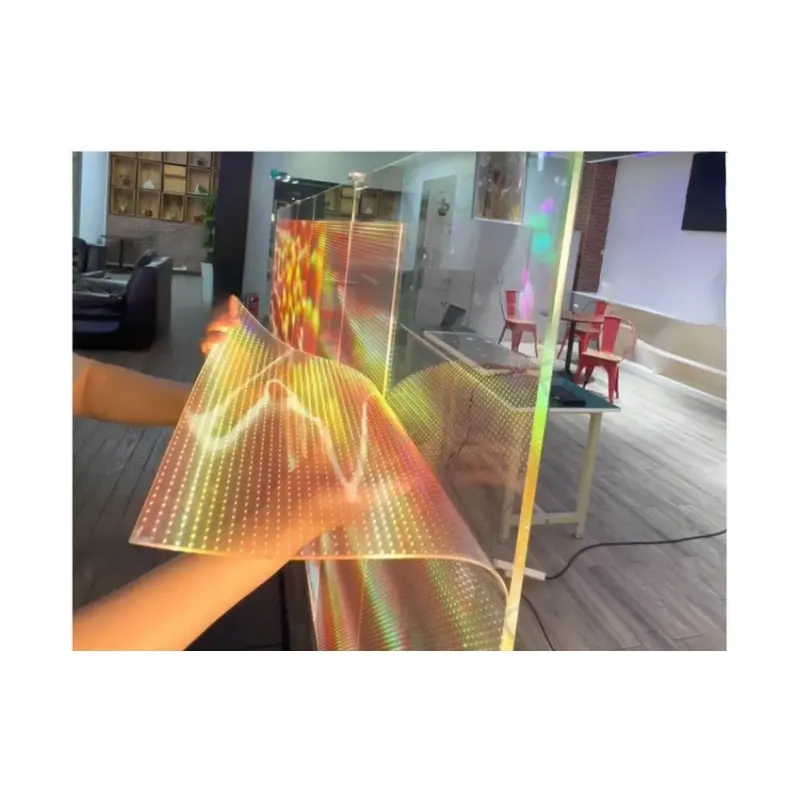 نافذة شفافة P10 زجاج مرن داخلي LED فيديو الحائط شفافة تعمل باللمس كشك الروبوت كشك التلفزيون كشك LED فيلم