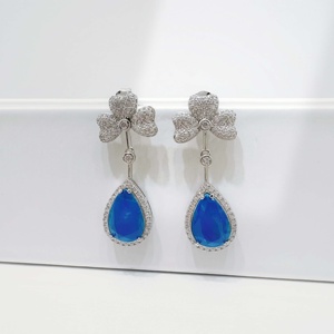 Pendientes de plata de ley 925 personalizados, grandes, elegantes, chapados en oro, con circonita, estilo exagerado, para mujer, ideales para fiestas de verano. - Product Image 3