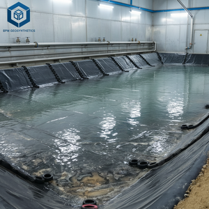 Feuilles de géomembrane HDPE anti-UV de 1,0 mm/1,5 mm – Revêtements durables et écologiques pour fermes piscicoles, fermes crevettières et bassins de fumigation en empilage - Product Image 4