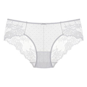 Ropa Interior Femenina Sexy de Encaje Transpirable Estilo Europeo Americano, Diseño Sin Costuras Ecológico de Tiro Medio que Cubre los Glúteos - Product Image 5