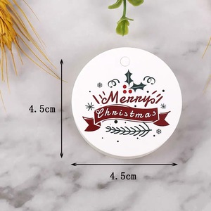 Etiquetas de regalo de vacaciones de muérdago Diseño de tradición de besos para regalos románticos de parejas de Navidad Regalos de recién casados - Product Image 4