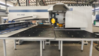 Machine combinée de poinçonnage et de découpe laser de qualité industrielle, panneau de commande d'armoire électrique, conduits de CVC, machine combinée de poinçonnage et de découpe laser