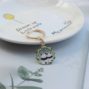 Colgante de gato pintado de aleación de zinc, bonito dije de margarita, llavero con mosquetón, colgante de mascota rosa encantador y de moda, joyería. - Product Image 1