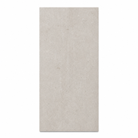 Dalle en pierre frittée beige Portland grand format 1200x2800mm avec traces fossiles pour mur, sol et plan de travail