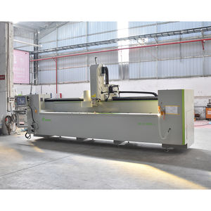 Machine de perçage et de fraisage CNC JUNDE 3.5KW/9KW pour le traitement de l'aluminium, du bois et du plastique - Product Image 1