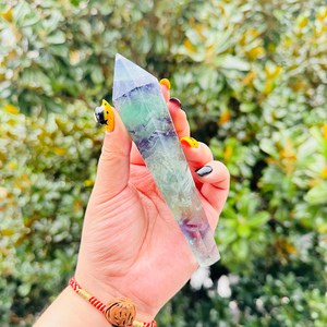 Nouvelle Arrivée : Pointe de Cristal de Fluorite Naturelle, Pierre de Guérison Spirituelle, Tours de Fluorite Colorées avec Support pour Décoration - Product Image 3