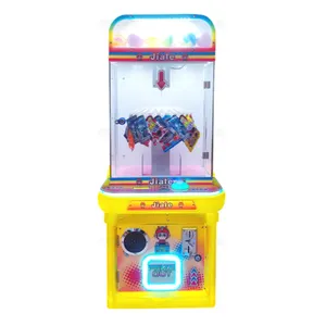 イエローコインプレイミニクローマシン子供用ギフトエンターテインメントギフトゲーム機おもちゃカードギフトクリップマシン