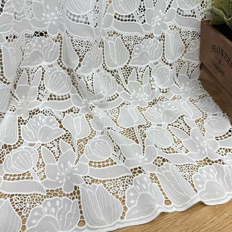 Fleur de tulipe blanche