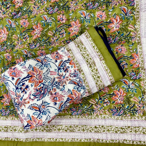 Courtepointes imprimées à la main Jaipuri en gros de qualité supérieure en coton biologique Couette fabriquée en Inde Produit doux et confortable - Product Image 1