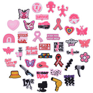 Paquete <span class=keywords><strong>de</strong></span> 100 bonitos zapatos <span class=keywords><strong>de</strong></span> PVC Rosa encantos concientización sobre el cáncer <span class=keywords><strong>de</strong></span> <span class=keywords><strong>mama</strong></span> Favor <span class=keywords><strong>de</strong></span> fiesta dibujos animados hebilla <span class=keywords><strong>de</strong></span> goma suave zapato colgantes <span class=keywords><strong>de</strong></span> moda encantos - Product Image 2