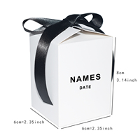 Schwarze Logo-Prägung Quadratische Süßigkeiten-Geschenkbox Snacks Gelee Kekse Verpackungsbox Maßgefertigte Weiße Karton-Hochzeitsboxen für Kleinunternehmen