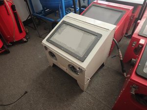 <span class=keywords><strong>Precio</strong></span> de fábrica de alta calidad SBC150 150L máquina de chorro de arena para el tratamiento superficial de forja - Product Image 3