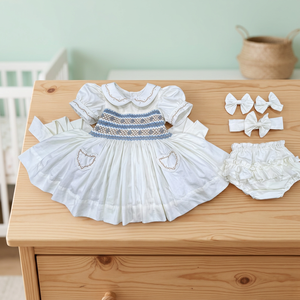 Robe en lin smockée élégante et ensemble pour bébé garçon, coupe ample, doux et confortable, motifs floraux et animaux, pour toutes les saisons - Product Image 2