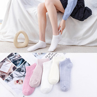 Vente en gros de 5 paires de chaussettes à la mode japonaises et coréennes pour femmes au printemps été
