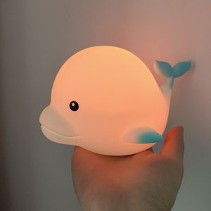 Luz nocturna LED de silicona para habitación infantil, decoración del hogar, recargable por USB, suave al tacto, con forma de delfín, para niños. - Product Image 2