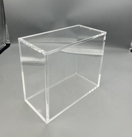 Boîte de Présentation Écologique en PMMA Transparent pour Boîte d'Entraînement Élite (ETB) et Boîte de Boosters, avec Couvercle Magnétique, Idéale pour Bureau – Design Tendance